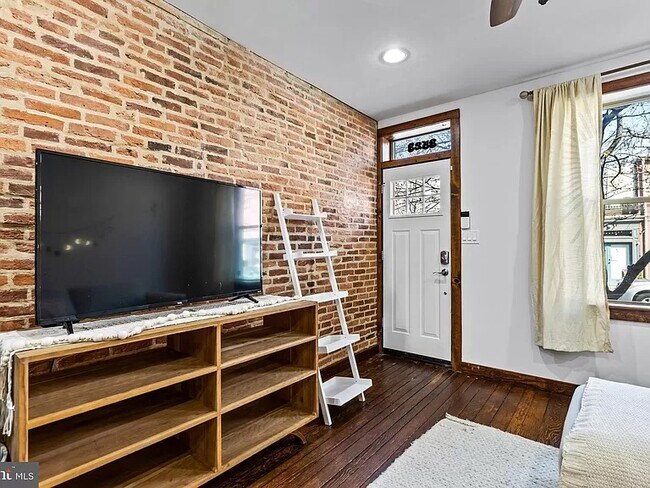 Building Photo - 3523 Gough St