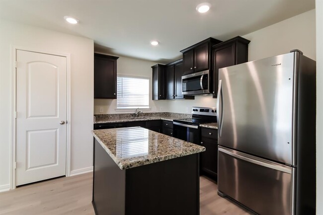 Building Photo - 25506 Rose Creek Dr