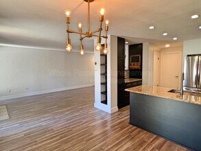 Building Photo - 3032 S Macon Cir