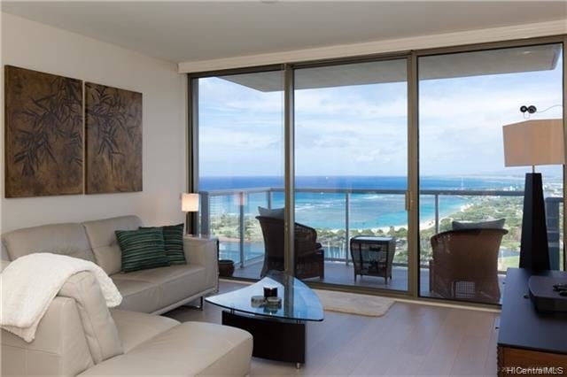 Building Photo - 1551 Ala Wai Blvd