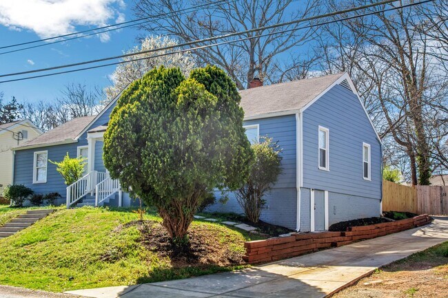 Building Photo - 178 Park St SE