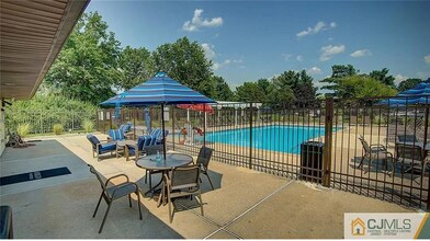 Building Photo - 3 Covington Ct Building Photo - 3 Covington Ct