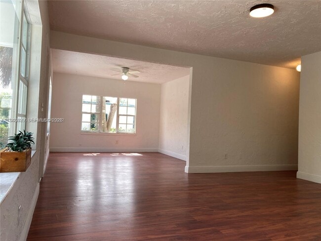 Foto del edificio - 643 33rd St