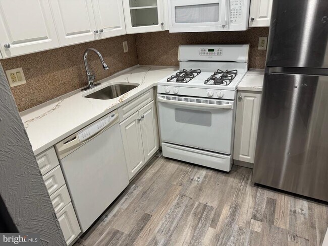 Foto del edificio - 119 Meadowview Ln