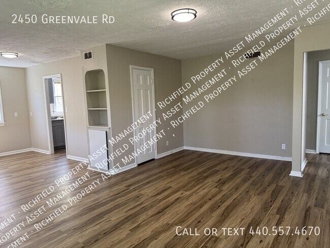 Building Photo - 2450 Greenvale Rd