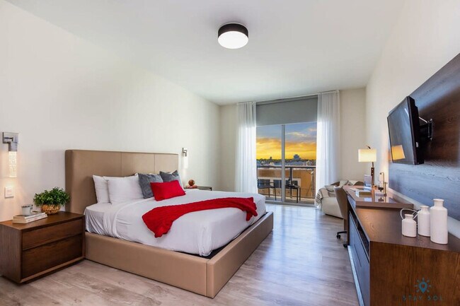 Building Photo - 327 Pierce St