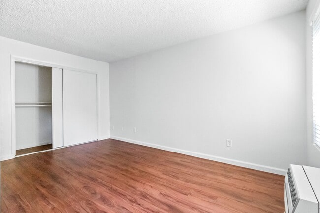 Interior Photo - San Remo Court