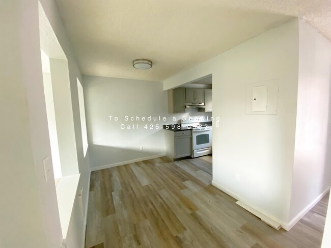 Building Photo - 10334 15th Ave Ct E