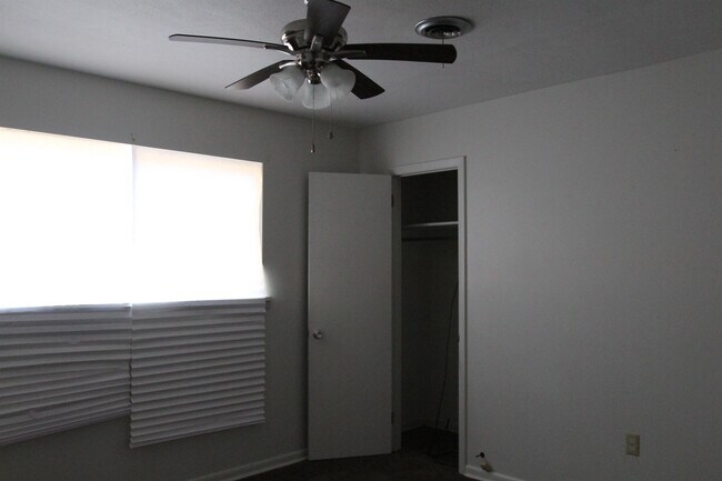 Foto del edificio - 2322 Tompkins Ave