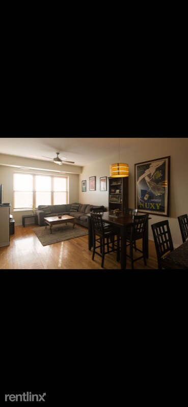 Foto del edificio - 2510 W Irving Park Rd