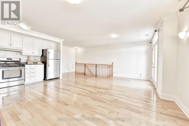 Building Photo - 846 Ossington Ave