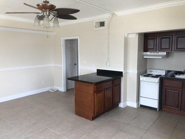 Foto del edificio - 311 W Ashley St