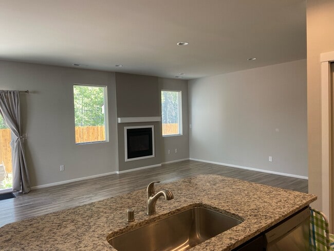 Building Photo - 1204 Marian Dr