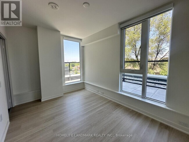 Building Photo - 500 Wilson Ave