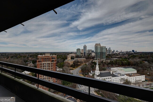 Building Photo - 2660 Peachtree Rd NW