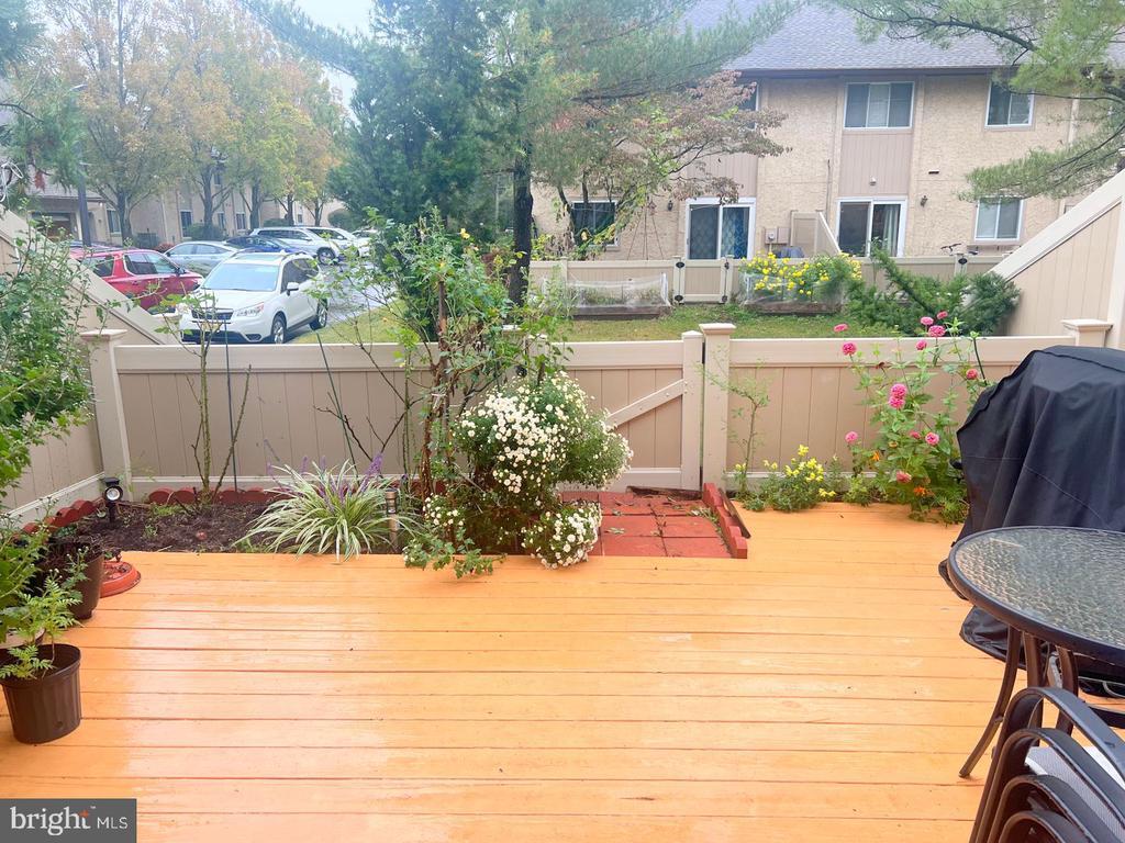 Foto principal - 53 Tennyson Dr