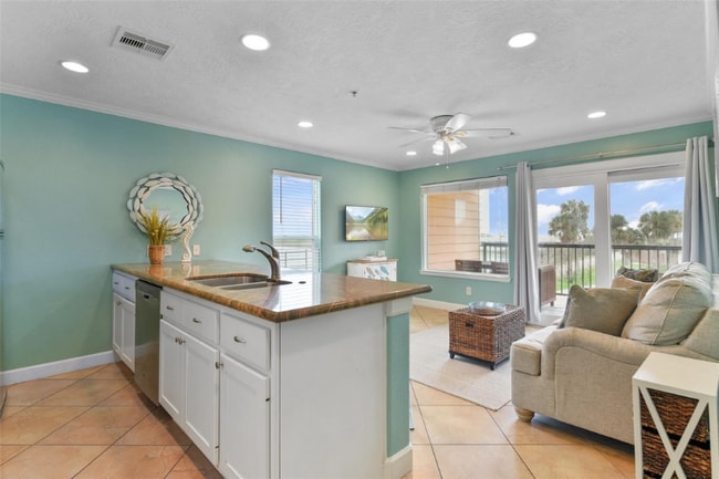 Building Photo - 9520 Seawall Blvd