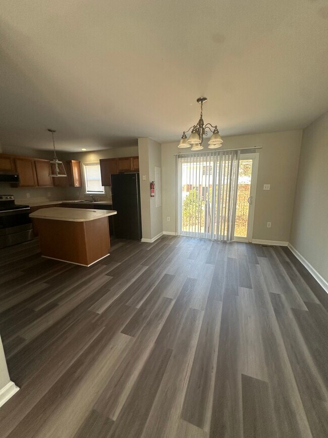 Building Photo - 1212 Superior Pointe Pl