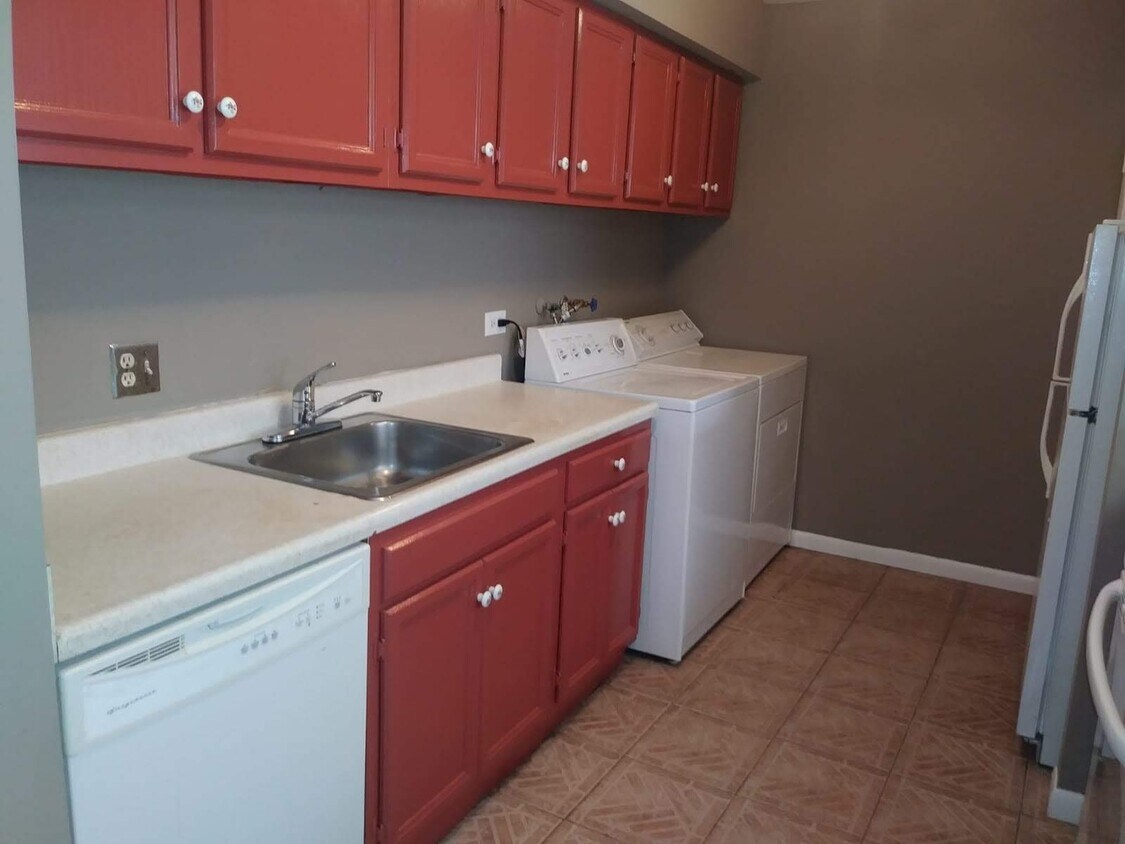 Primary Photo - 1362 S Glen Cir