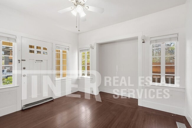 Photo - 2133 Marshall Way House