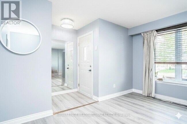 Photo du bâtiment - 15 Lafayette Dr