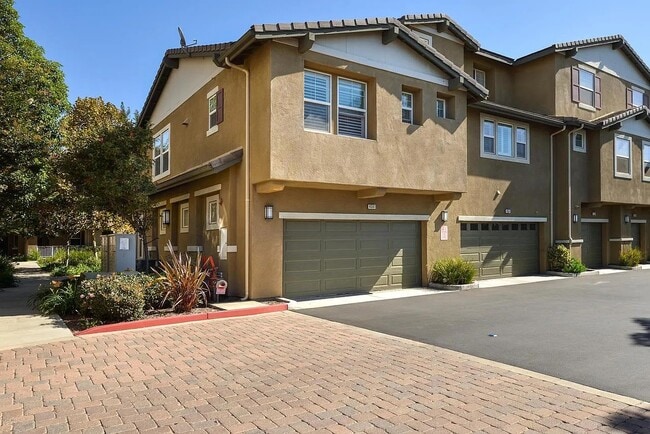 Building Photo - 4561 Via Del Sol