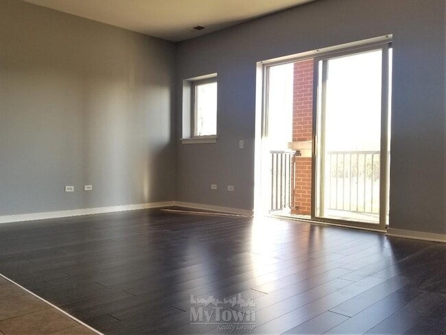 Foto del edificio - Pristine Roosevelt Square Condo