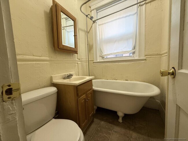 Foto del edificio - 15 Royce Rd