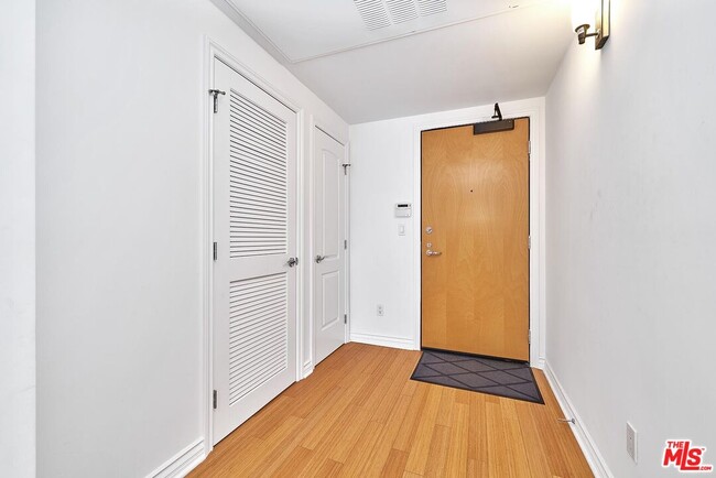 Building Photo - 2230 S Bentley Ave