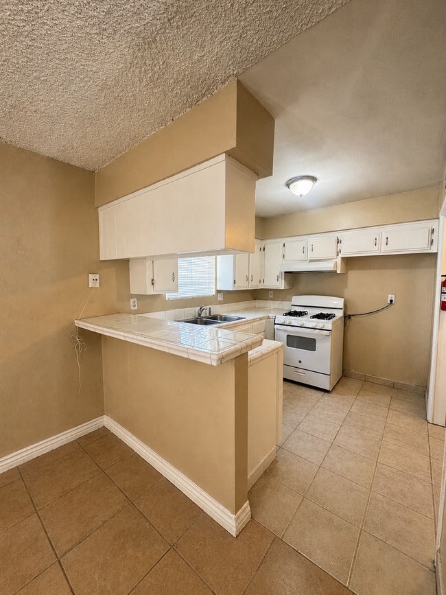 Building Photo - 1107 L St