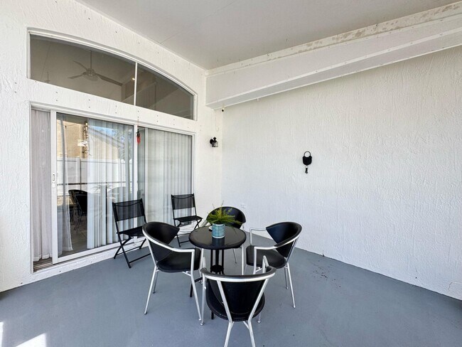 Building Photo - 6752 Green Island Cir