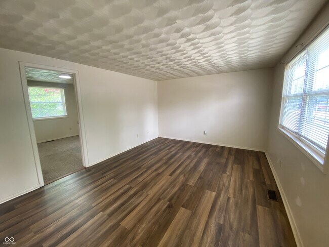 Foto del edificio - 904 Sloan St