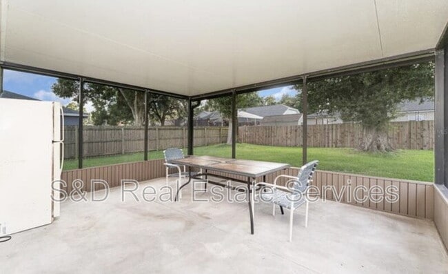 Building Photo - 8150 Oakhurst Blvd