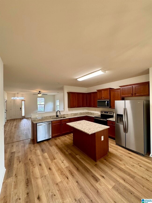 Building Photo - 305 Polo Ct