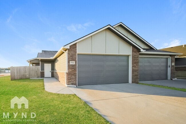 Building Photo - 5764 E Bristol Cir