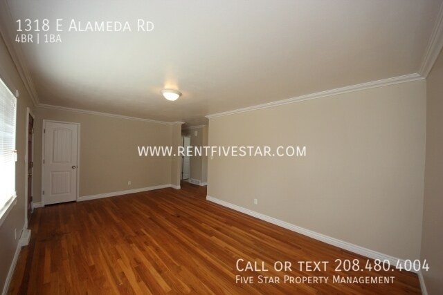 Building Photo - Home Available in Central Pocatello! This ...