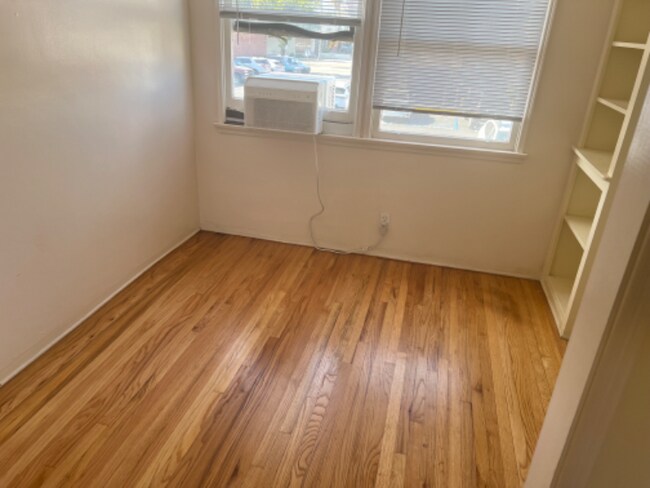 Foto del edificio - 645 S Marengo Ave