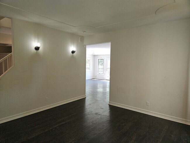 Foto del edificio - Coming Soon..... Stunning 4 Bed 3 Bath Naglee Park Home Nestled in a Quiet Cul-De-Sac