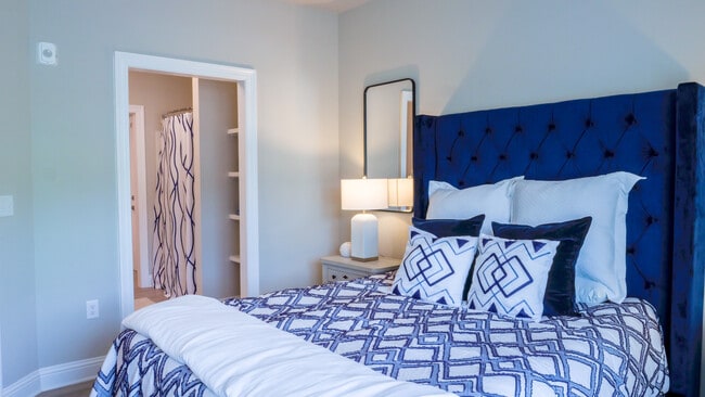 The Port: 2BR, 2BA - Bedroom - Flats at East Bay