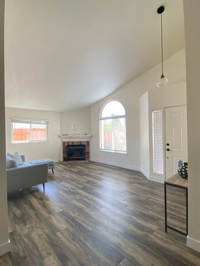 Foto del edificio - 544 Navajo Ave