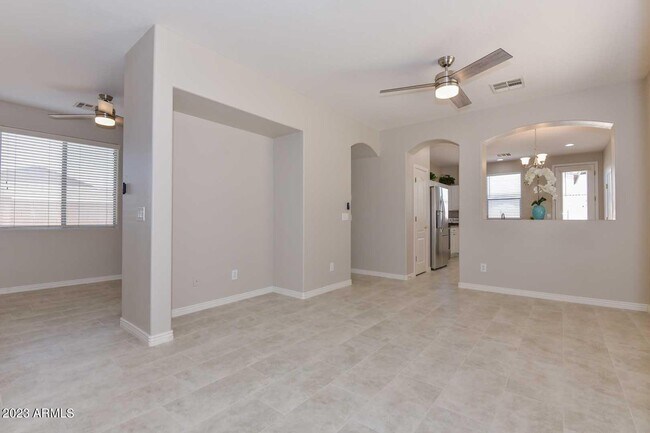 Foto del edificio - 34718 N 25th Ln