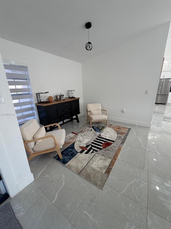 Foto del edificio - 920 Monticello Ave