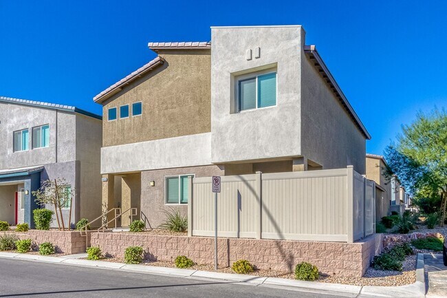 Building Photo - GORGEOUS TOWNHOME BUILT IN 2020 LOCATED IN A GATED COMMUNITY!