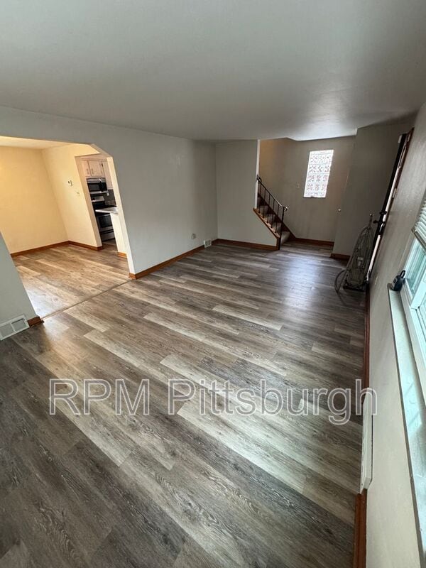 Building Photo - 2108 Lucina Ave