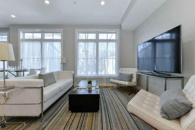 Foto del edificio - 145 Stoughton St