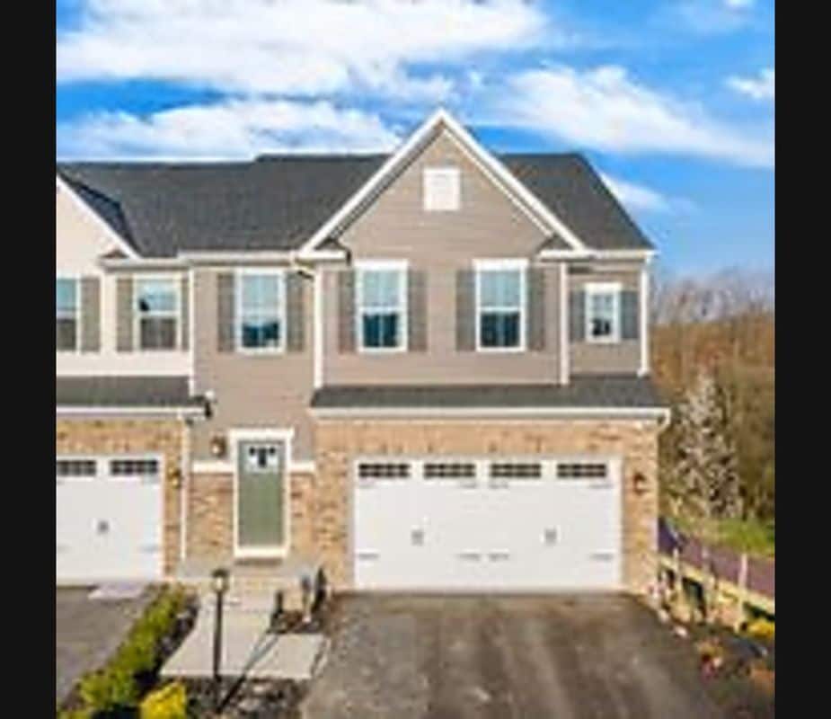Primary Photo - 408 Plaza Dr