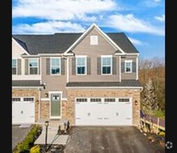 Building Photo - 408 Plaza Dr