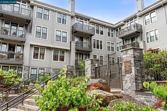 Building Photo - 1000 Dewing Ave