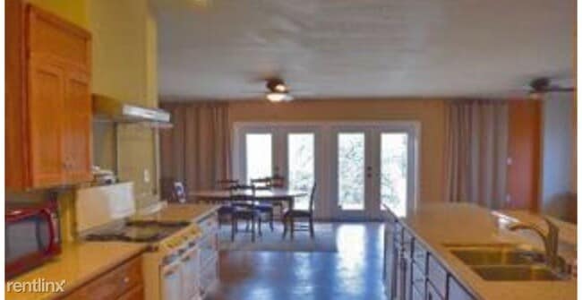 Building Photo - 3 br, 2 bath House - 37025 Dunlap Rd