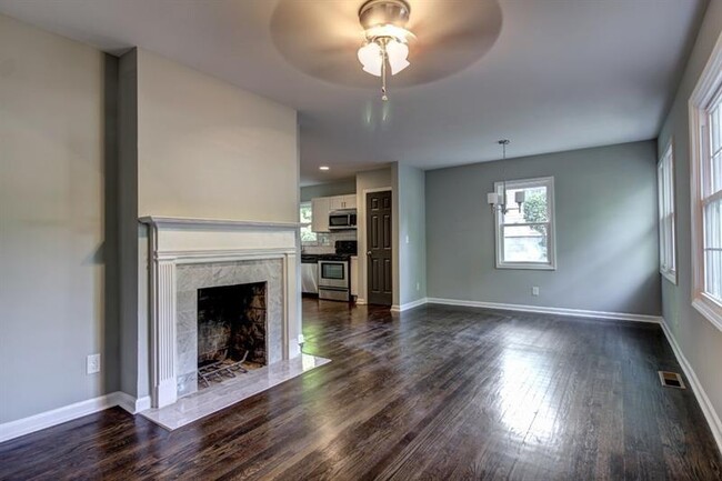 Foto del edificio - 385 Eleanor St SE